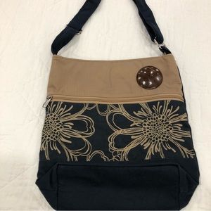 Sak Saum Shoulder bag